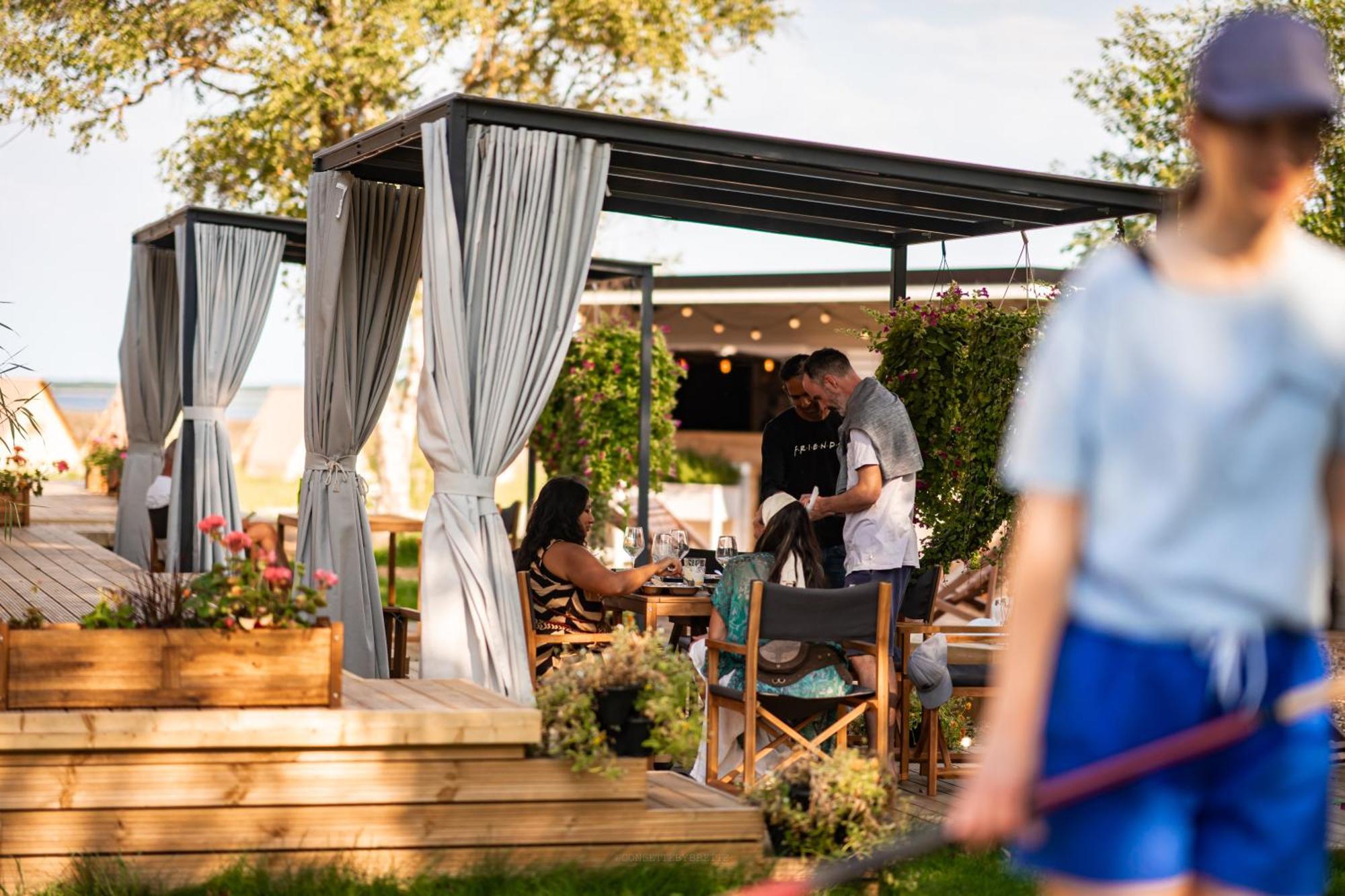Mia Glamping Hotel Orissaare Ngoại thất bức ảnh