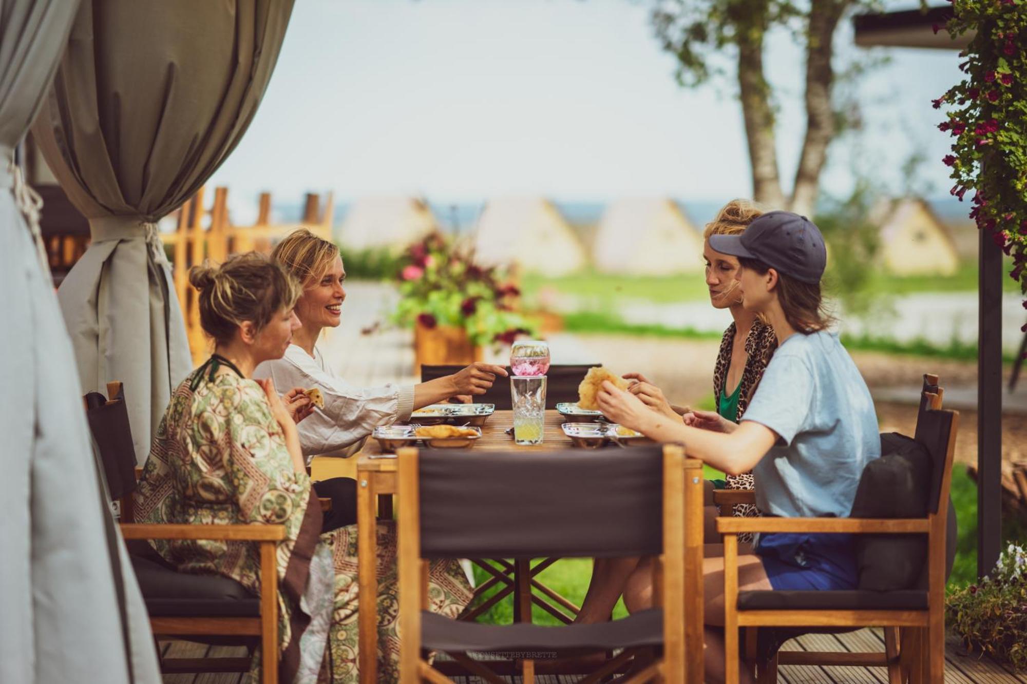 Mia Glamping Hotel Orissaare Ngoại thất bức ảnh
