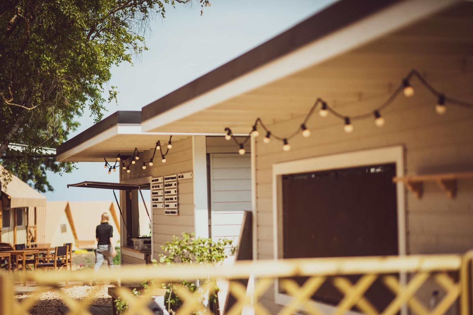 Mia Glamping Hotel Orissaare Ngoại thất bức ảnh