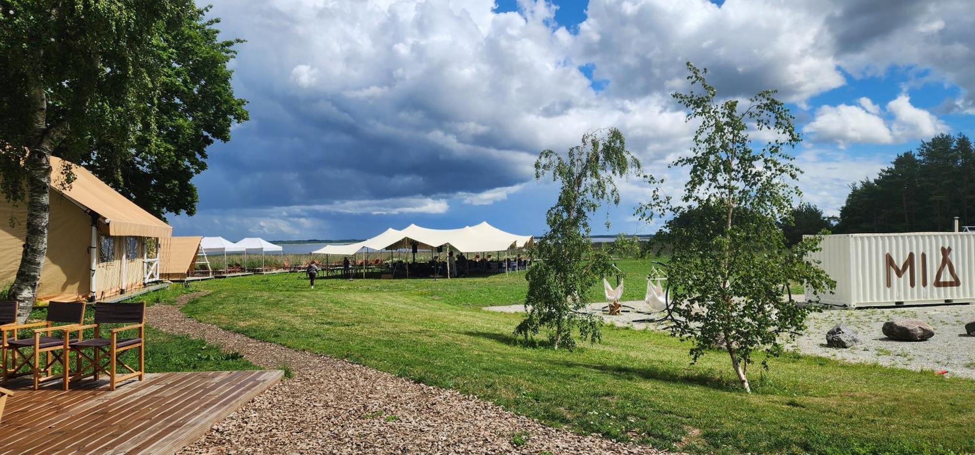 Mia Glamping Hotel Orissaare Ngoại thất bức ảnh