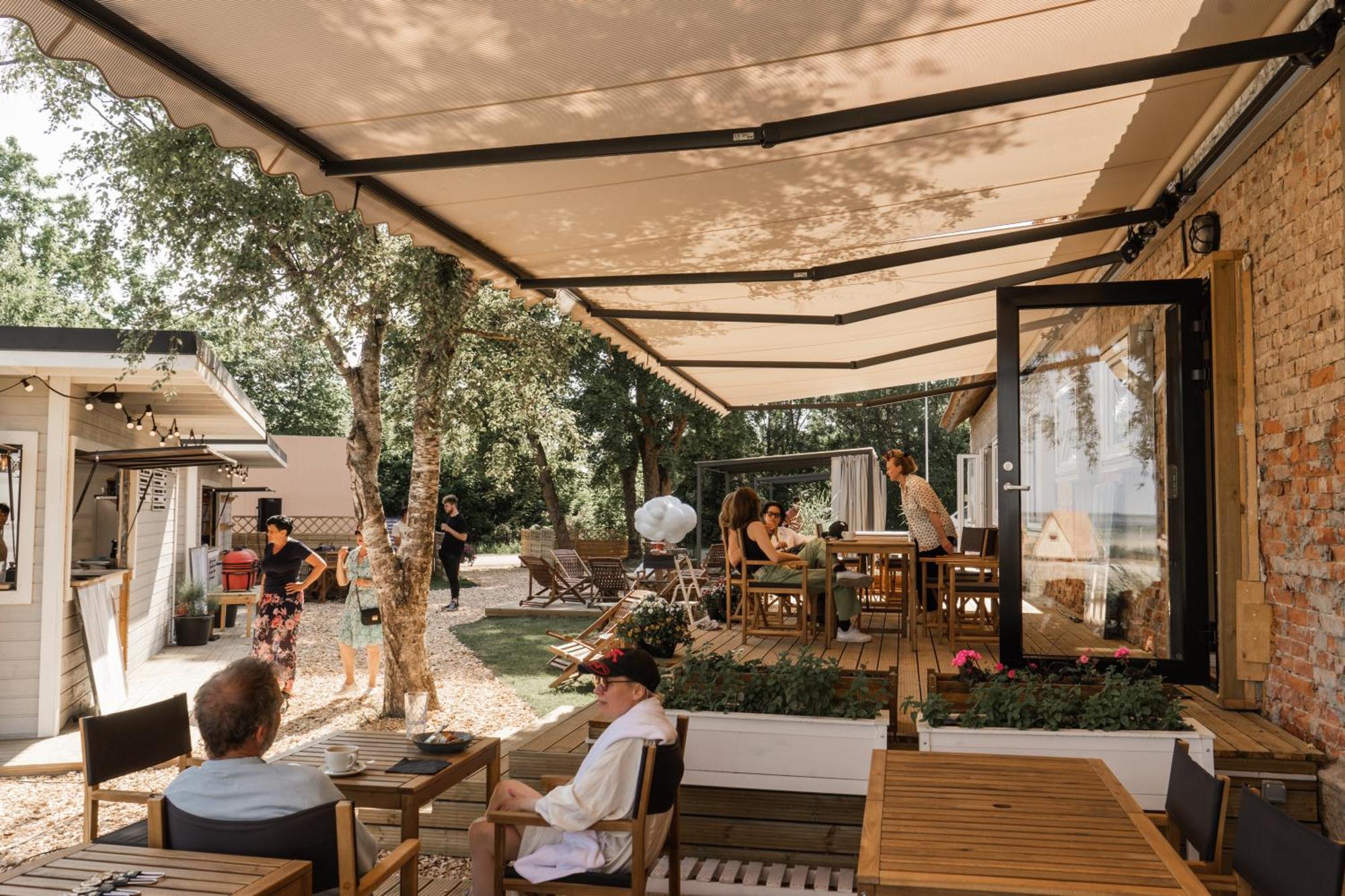 Mia Glamping Hotel Orissaare Ngoại thất bức ảnh